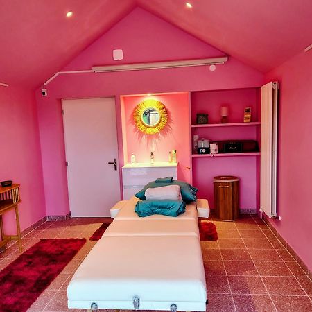 Le Spa Est Dans Le Pre Trigueres エクステリア 写真