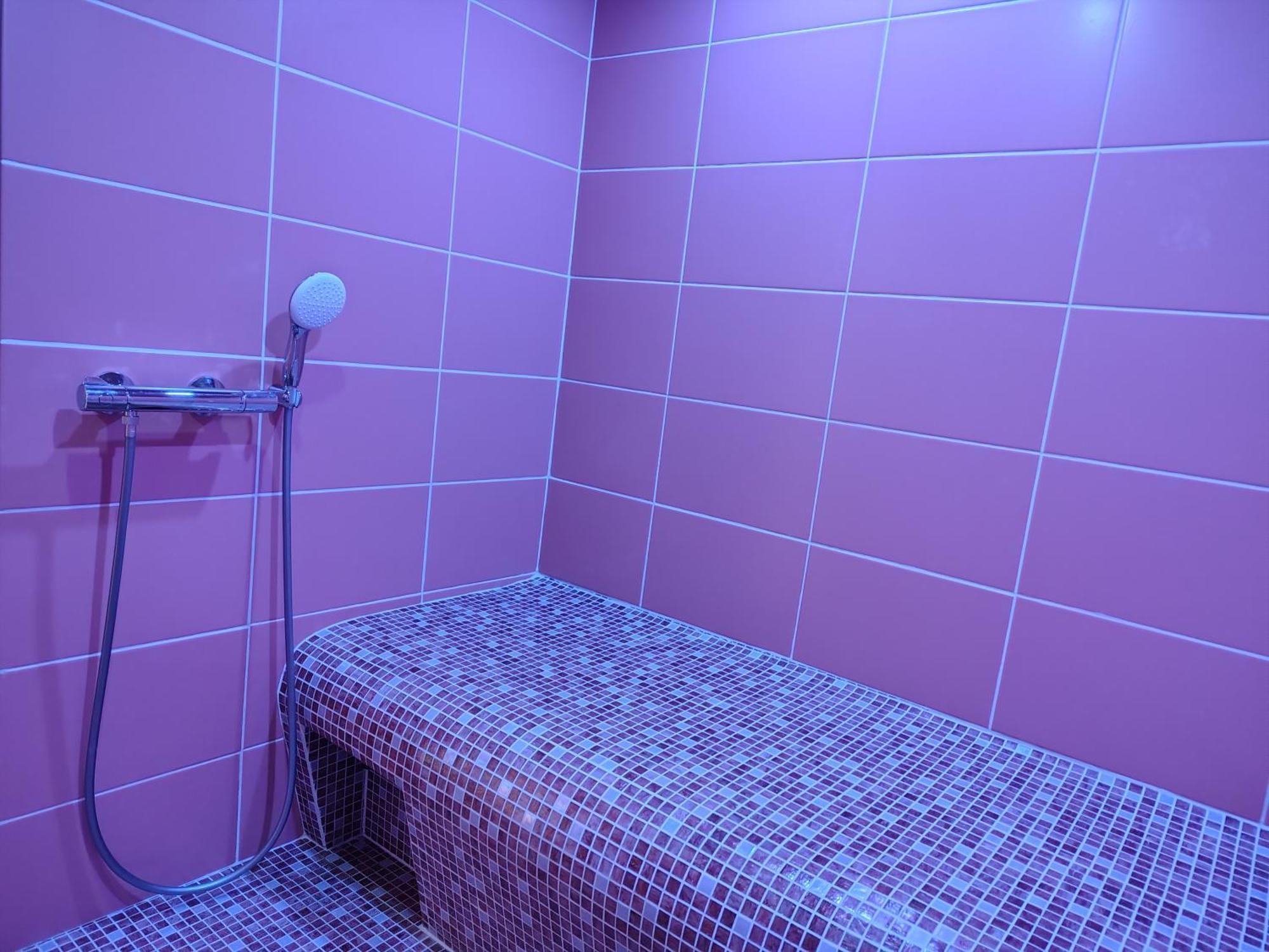 Le Spa Est Dans Le Pre Trigueres エクステリア 写真